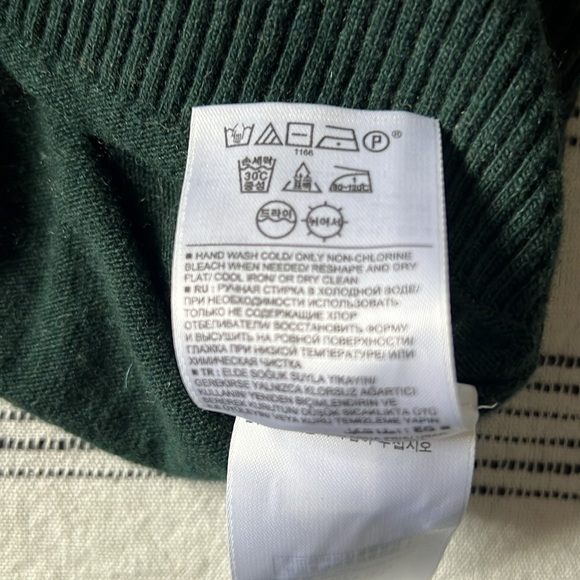 Banana Republic Cashmere Blend Sweater - Picture 8 of 8